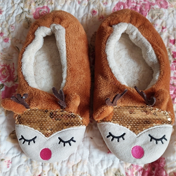 Cute Reindeer Slippers - Picture 6 of 6